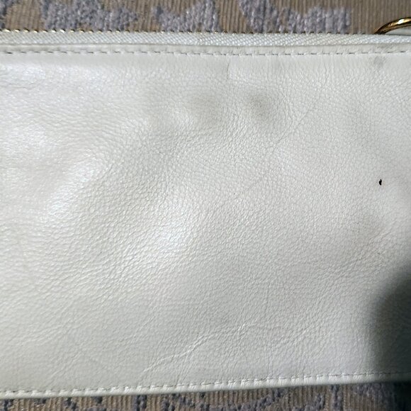 Marc Jacobs The Coin Purse Charm Case - white w/ gold-tone hardware - EUC - Picture 4 of 6